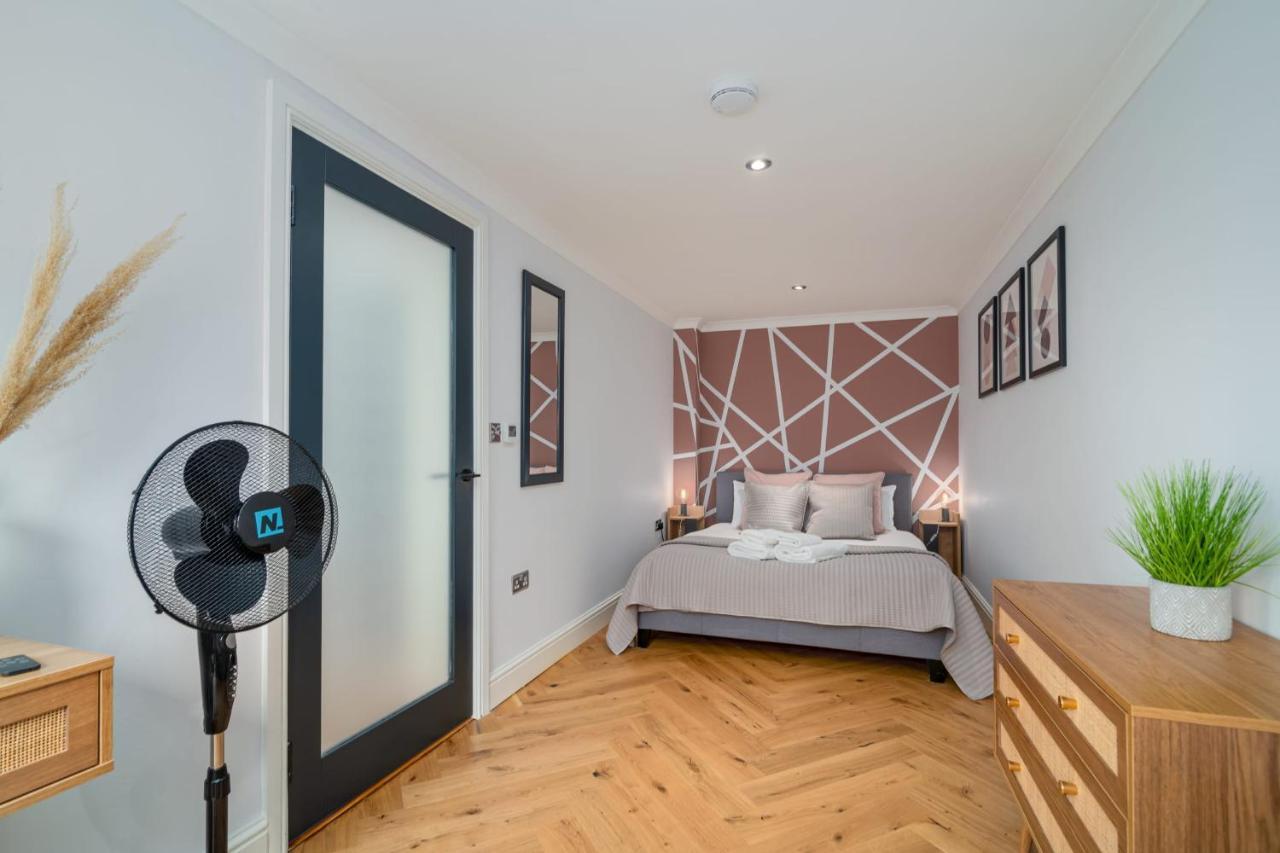 Guestready - Unique Home Near Wimbledon With Gorgeous Deck And Parking Londres Exterior foto